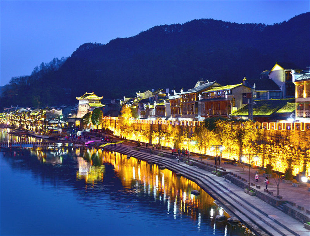 019 韩永奎,2019年2月26日拍摄于凤凰古城.古城夜色.jpg